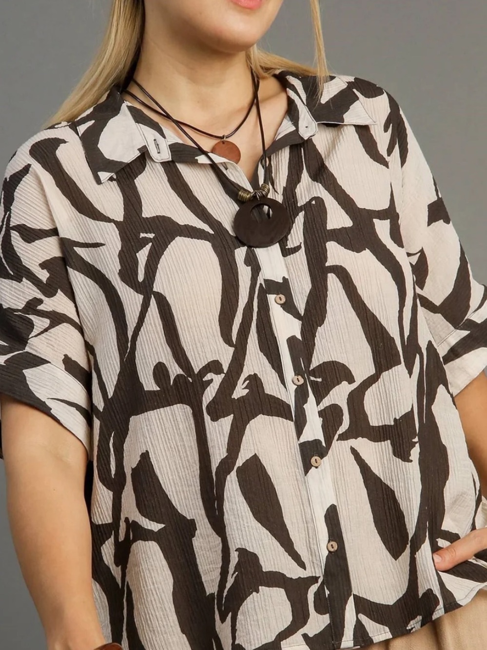 Umgee Umgee Cream Two Tone Abstract Print Button Down Shirt medium